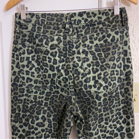GOOD AMERICAN Good Waist Crop Jeans Leopard - Picture 6 of 7